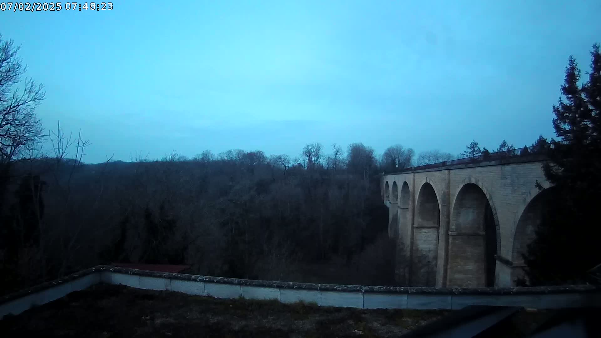 Semur-en-Auxois Commune  Village Live Cam - Montbard, Cote-d'Or, Bourgogne-Franche-Comte, France