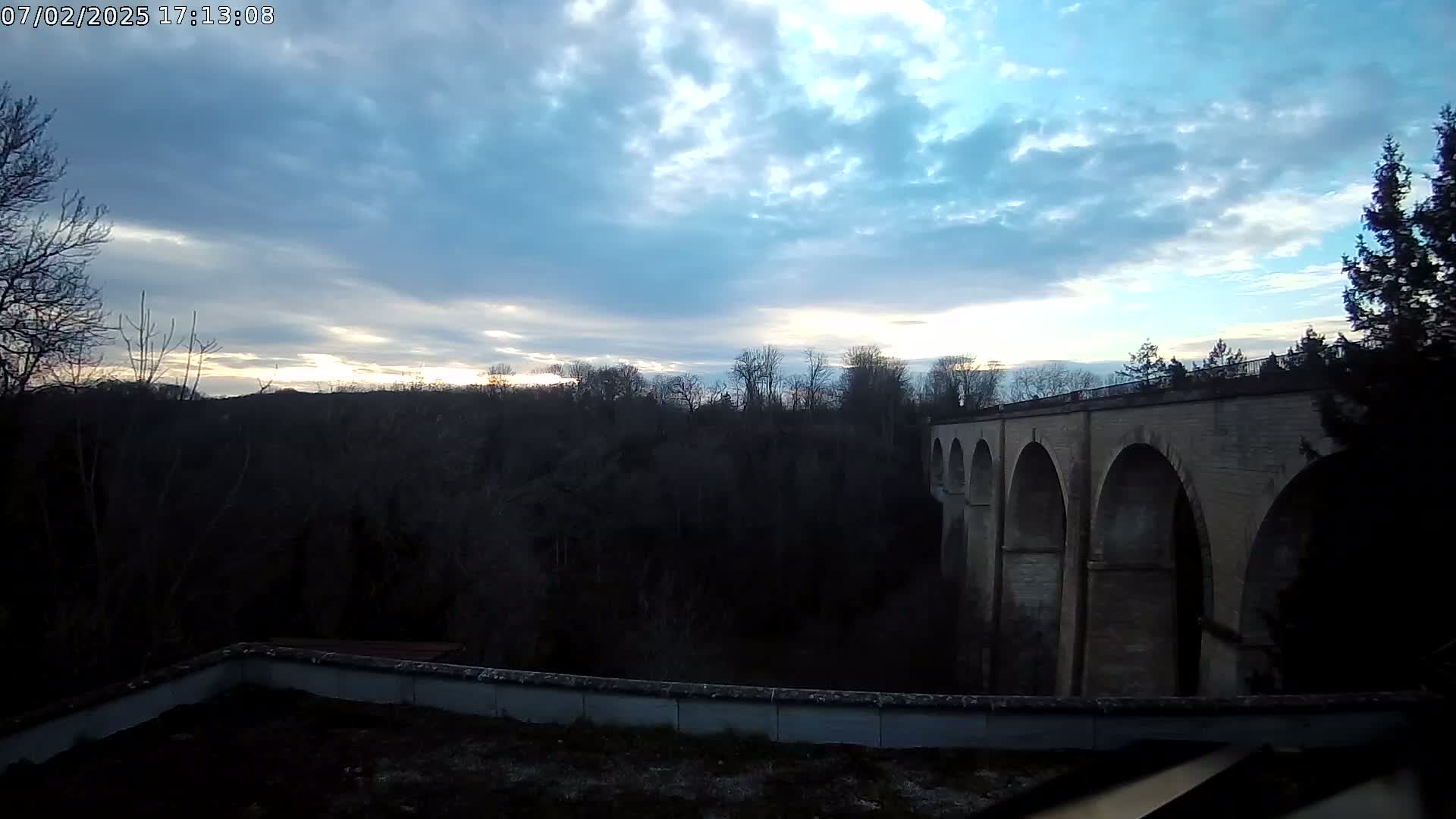 Semur-en-Auxois Commune  Village Live Cam - Montbard, Cote-d'Or, Bourgogne-Franche-Comte, France