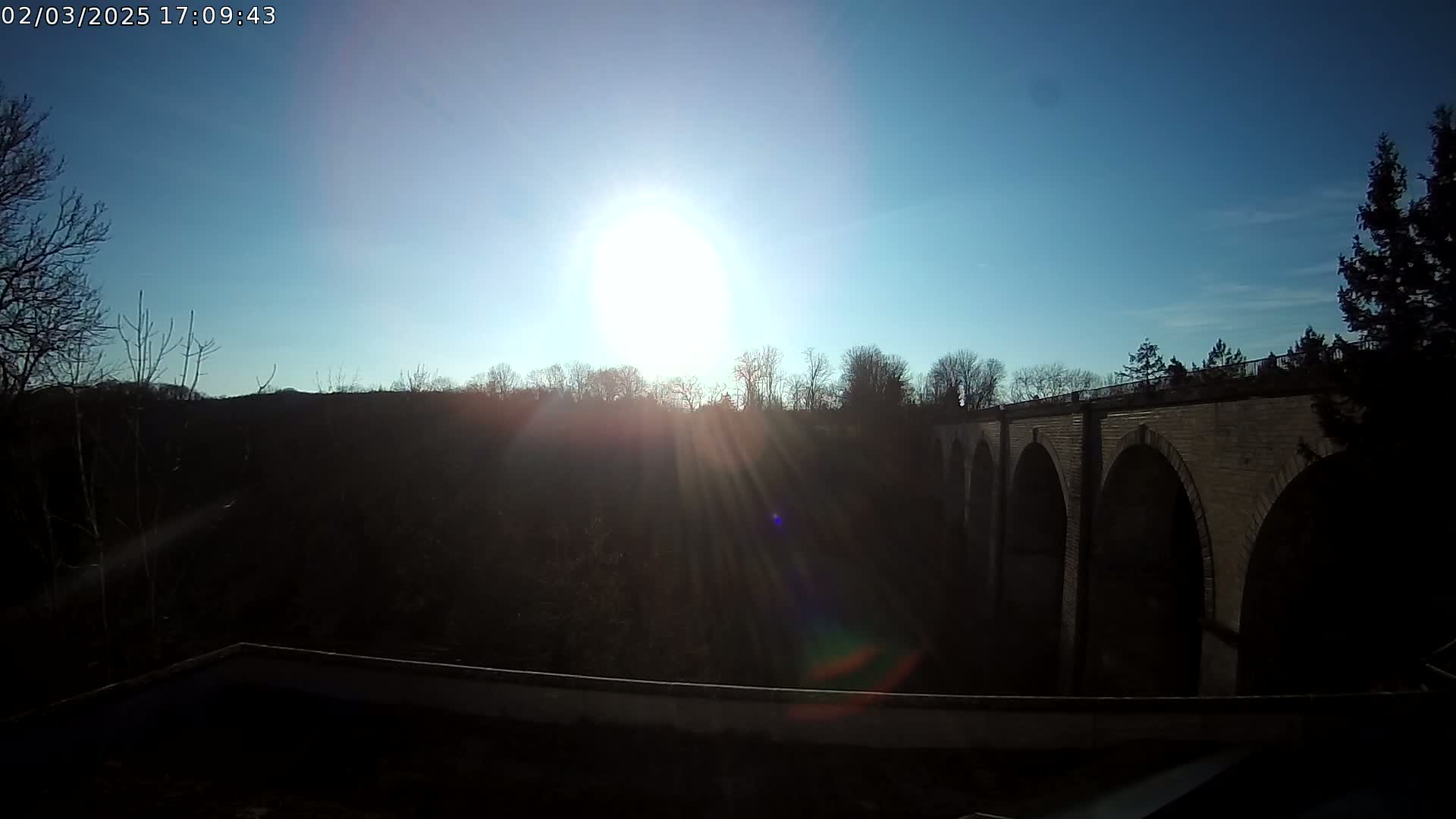 Semur-en-Auxois Commune  Village Live Cam - Montbard, Cote-d'Or, Bourgogne-Franche-Comte, France