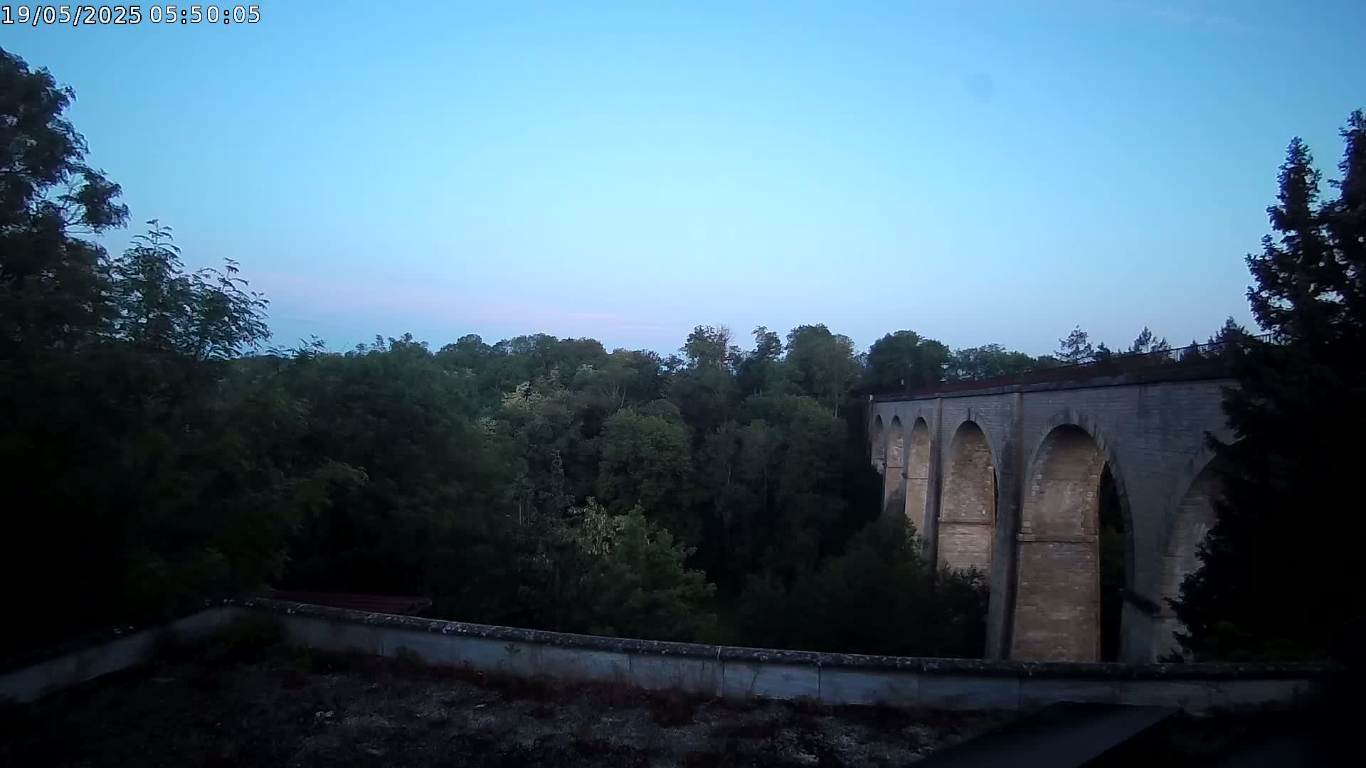 Semur-en-Auxois Commune  Village Live Cam - Montbard, Cote-d'Or, Bourgogne-Franche-Comte, France