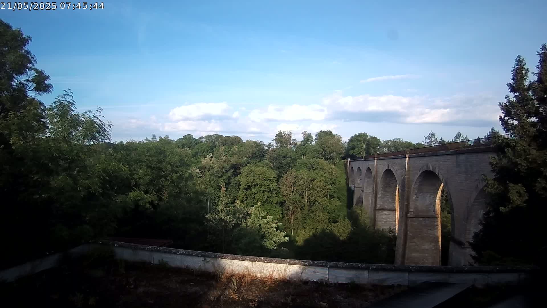 Semur-en-Auxois Commune  Village Live Cam - Montbard, Cote-d'Or, Bourgogne-Franche-Comte, France