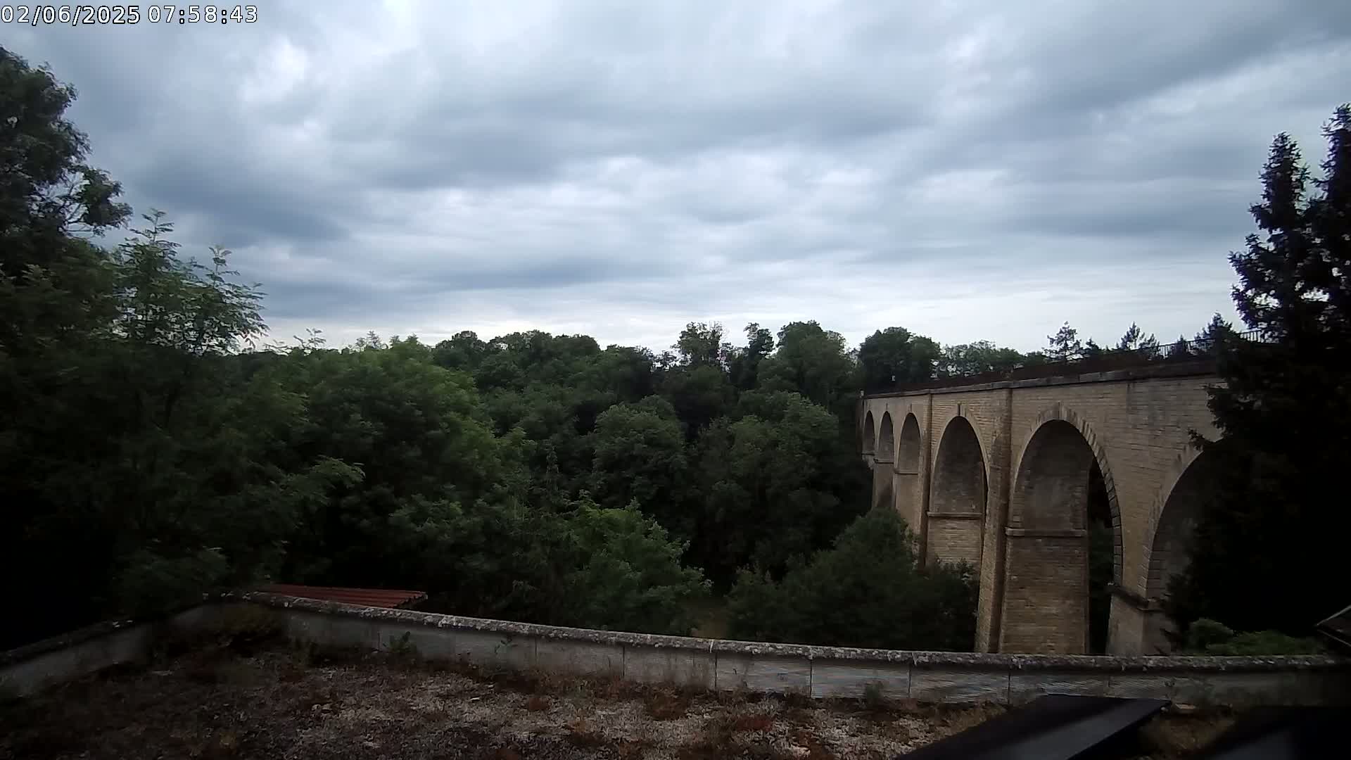Semur-en-Auxois Commune  Village Live Cam - Montbard, Cote-d'Or, Bourgogne-Franche-Comte, France