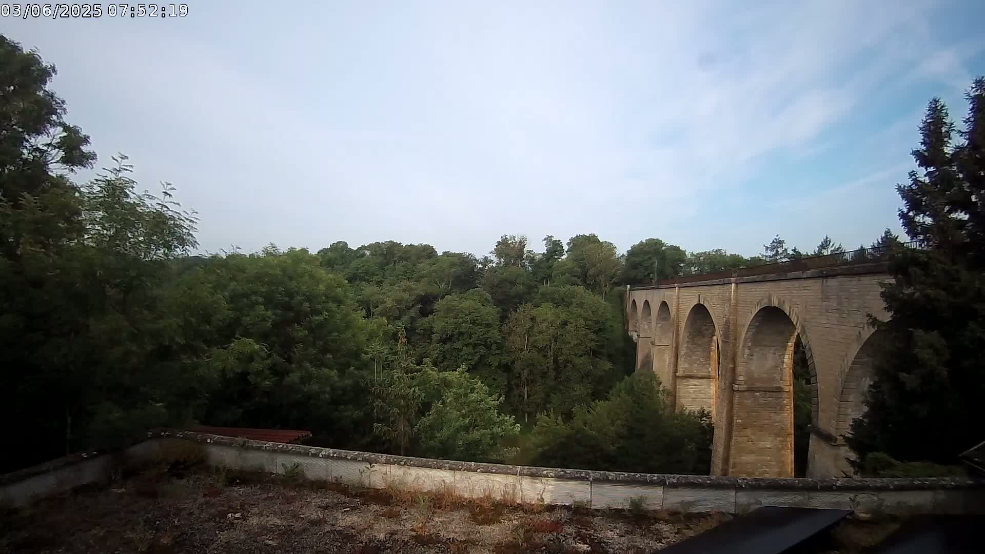 Semur-en-Auxois Commune  Village Live Cam - Montbard, Cote-d'Or, Bourgogne-Franche-Comte, France