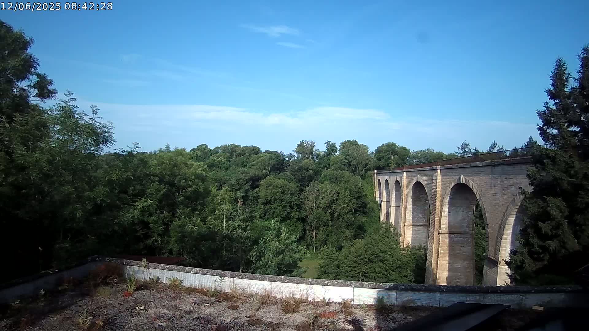 Semur-en-Auxois Commune  Village Live Cam - Montbard, Cote-d'Or, Bourgogne-Franche-Comte, France