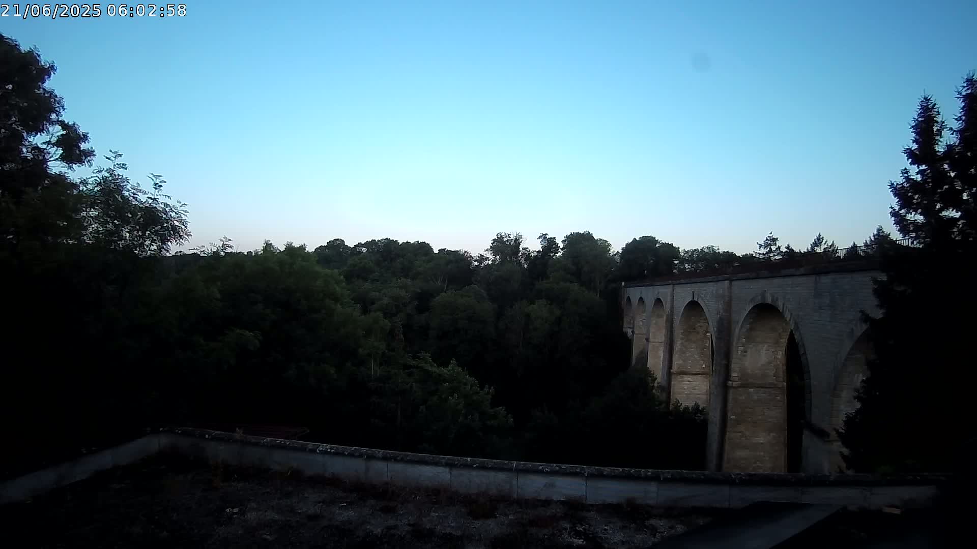 Semur-en-Auxois Commune  Village Live Cam - Montbard, Cote-d'Or, Bourgogne-Franche-Comte, France
