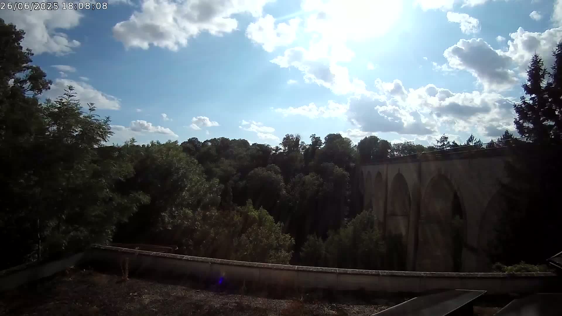 Semur-en-Auxois Commune  Village Live Cam - Montbard, Cote-d'Or, Bourgogne-Franche-Comte, France