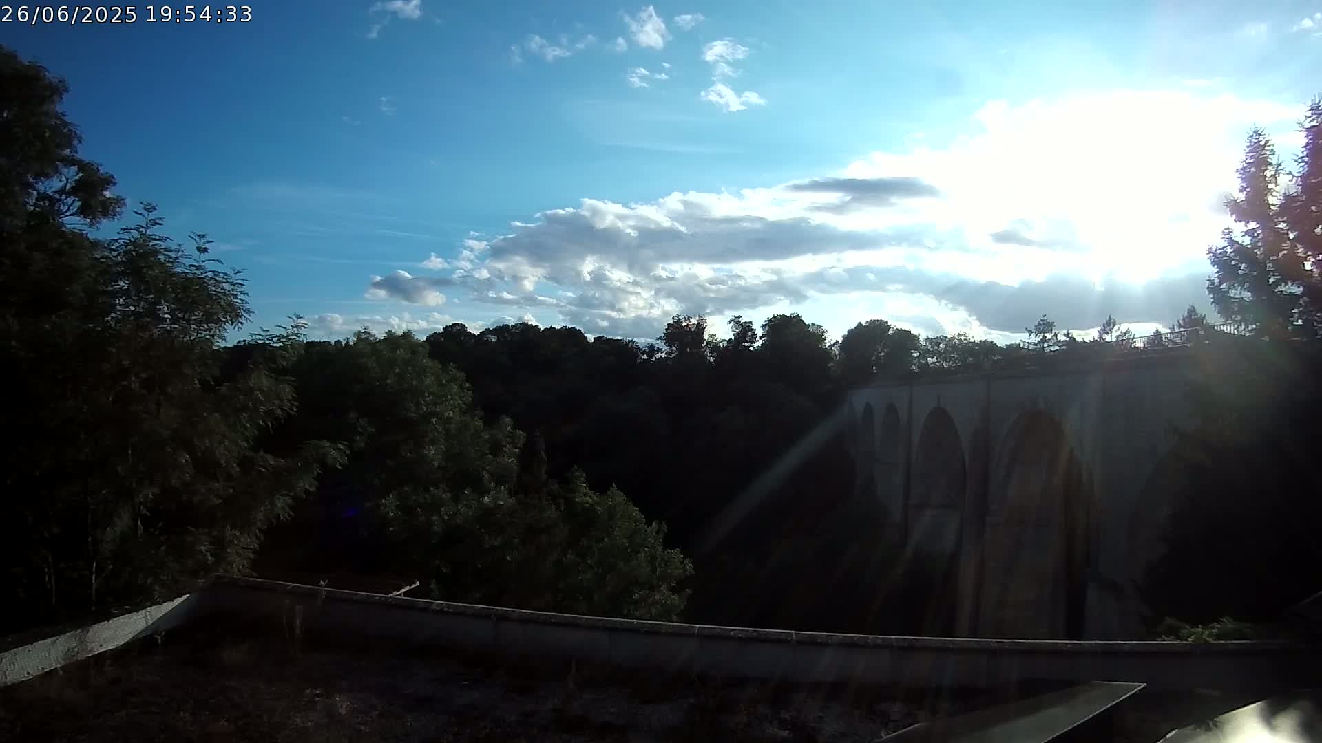Semur-en-Auxois Commune  Village Live Cam - Montbard, Cote-d'Or, Bourgogne-Franche-Comte, France
