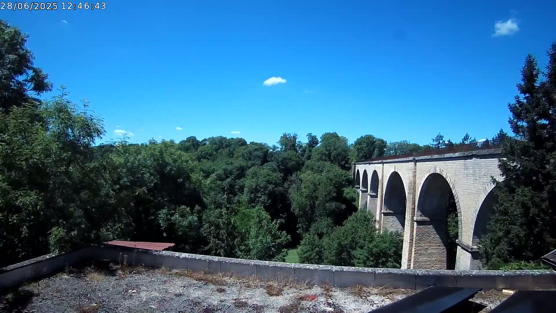Semur-en-Auxois Commune  Village Live Cam - Montbard, Cote-d'Or, Bourgogne-Franche-Comte, France