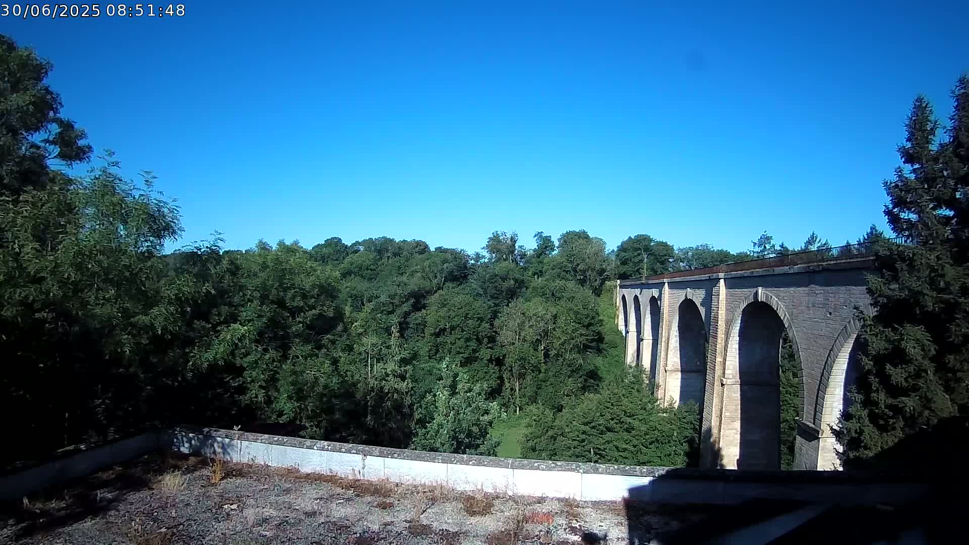 Semur-en-Auxois Commune  Village Live Cam - Montbard, Cote-d'Or, Bourgogne-Franche-Comte, France
