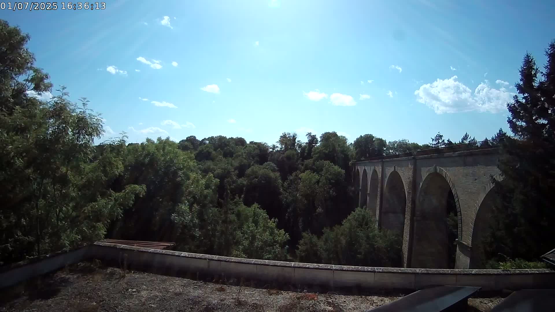 Semur-en-Auxois Commune  Village Live Cam - Montbard, Cote-d'Or, Bourgogne-Franche-Comte, France