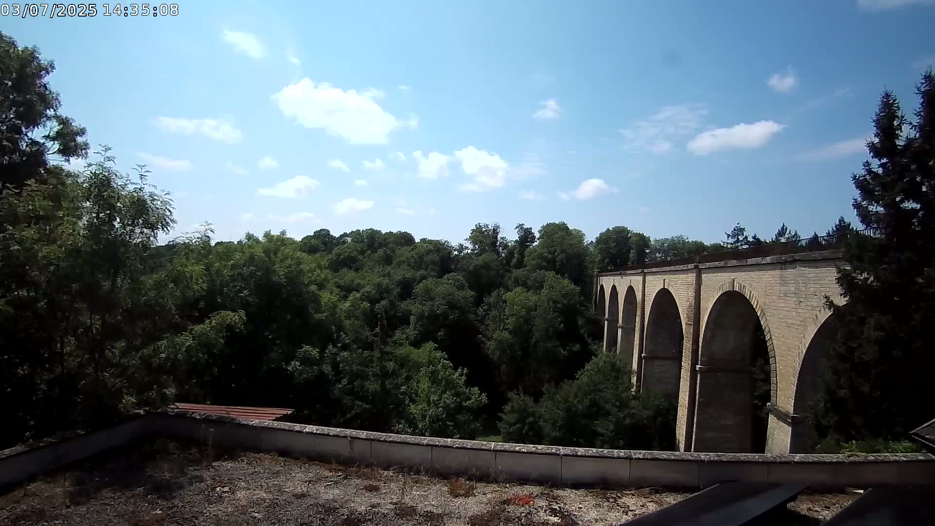 Semur-en-Auxois Commune  Village Live Cam - Montbard, Cote-d'Or, Bourgogne-Franche-Comte, France