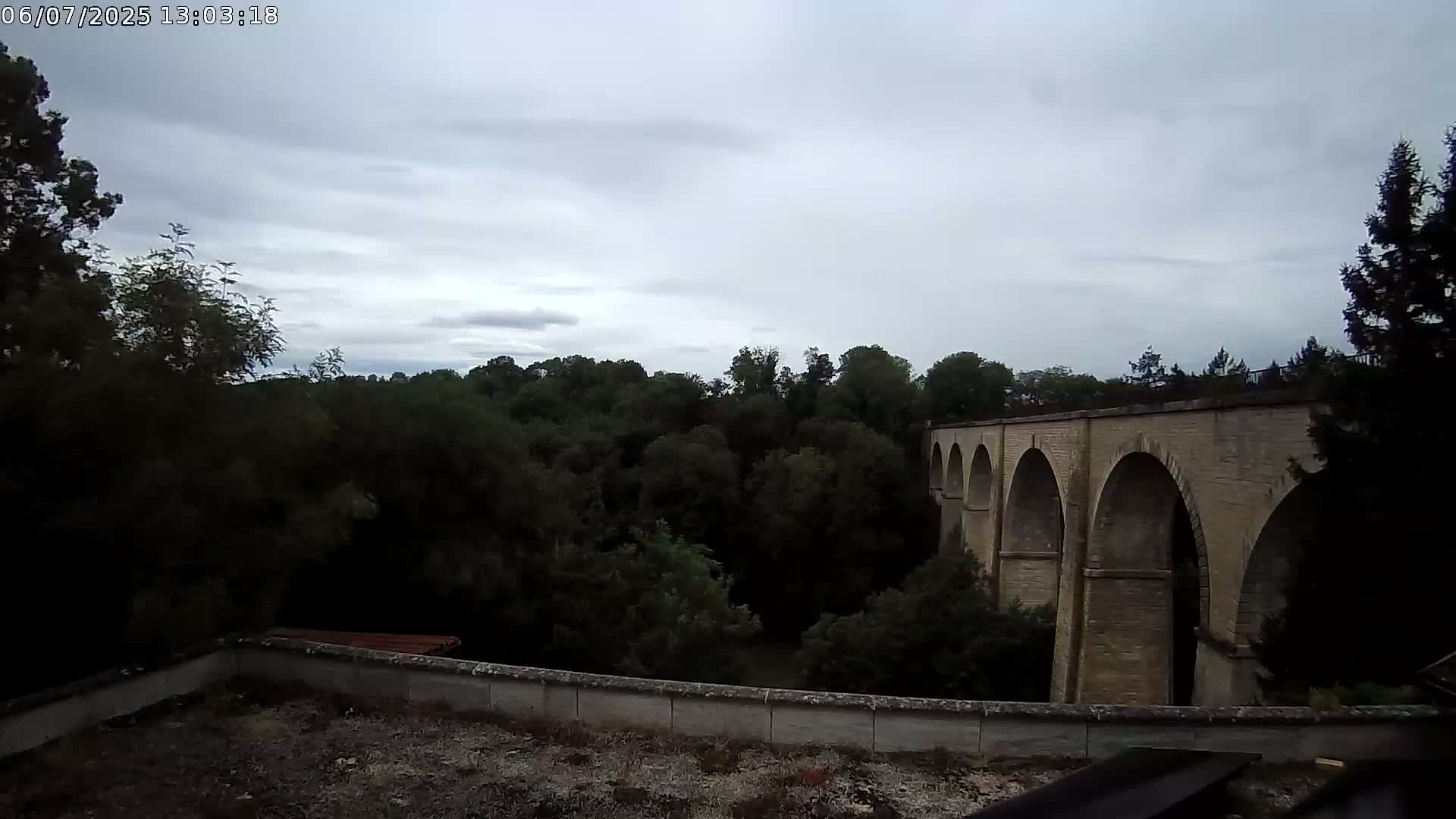 Semur-en-Auxois Commune  Village Live Cam - Montbard, Cote-d'Or, Bourgogne-Franche-Comte, France