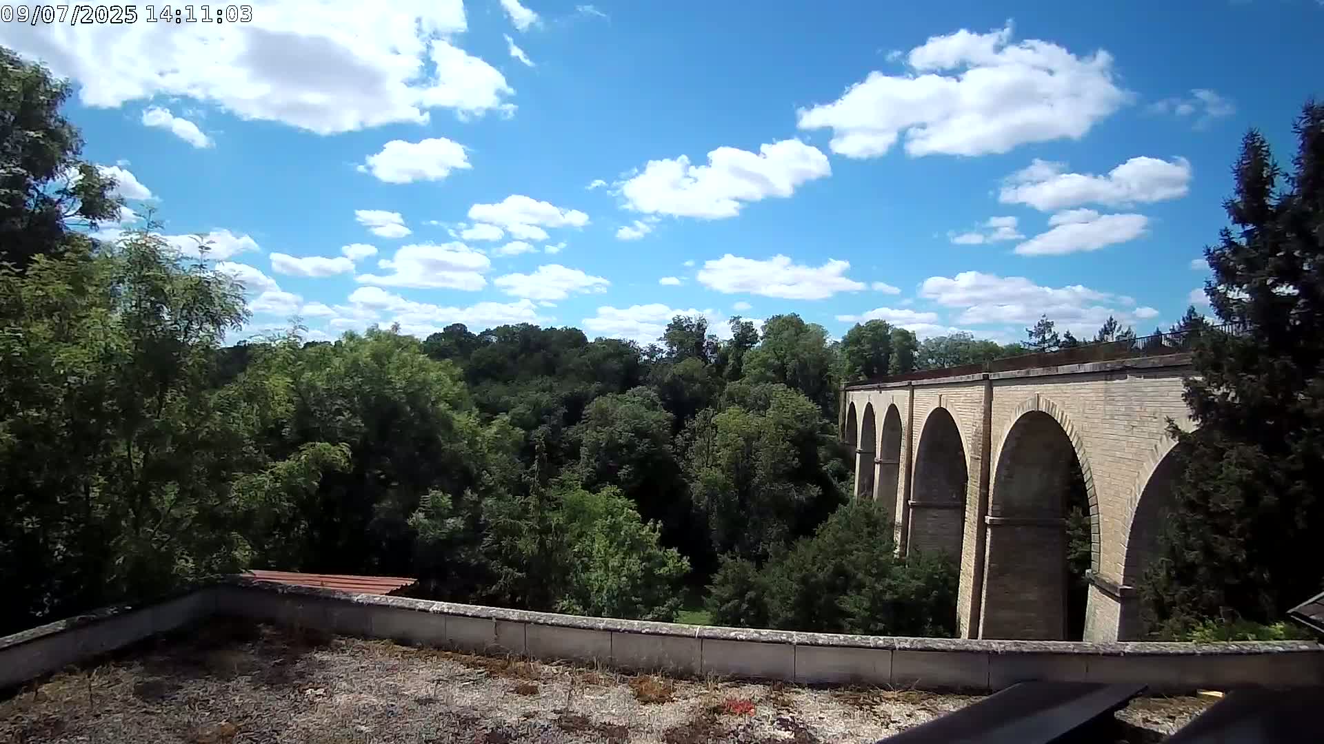 Semur-en-Auxois Commune  Village Live Cam - Montbard, Cote-d'Or, Bourgogne-Franche-Comte, France