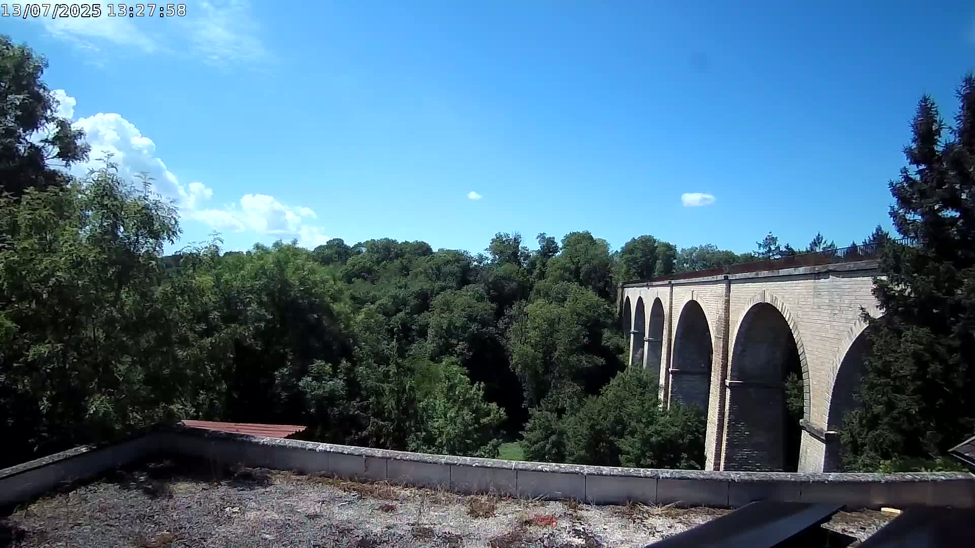 Semur-en-Auxois Commune  Village Live Cam - Montbard, Cote-d'Or, Bourgogne-Franche-Comte, France