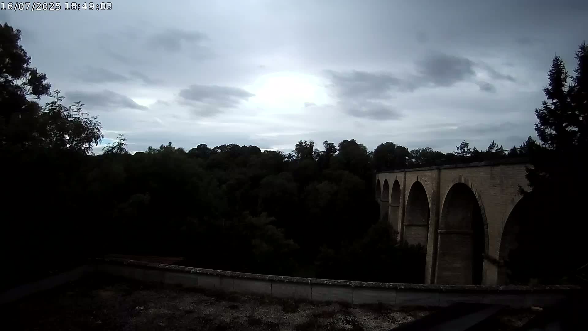Semur-en-Auxois Commune  Village Live Cam - Montbard, Cote-d'Or, Bourgogne-Franche-Comte, France