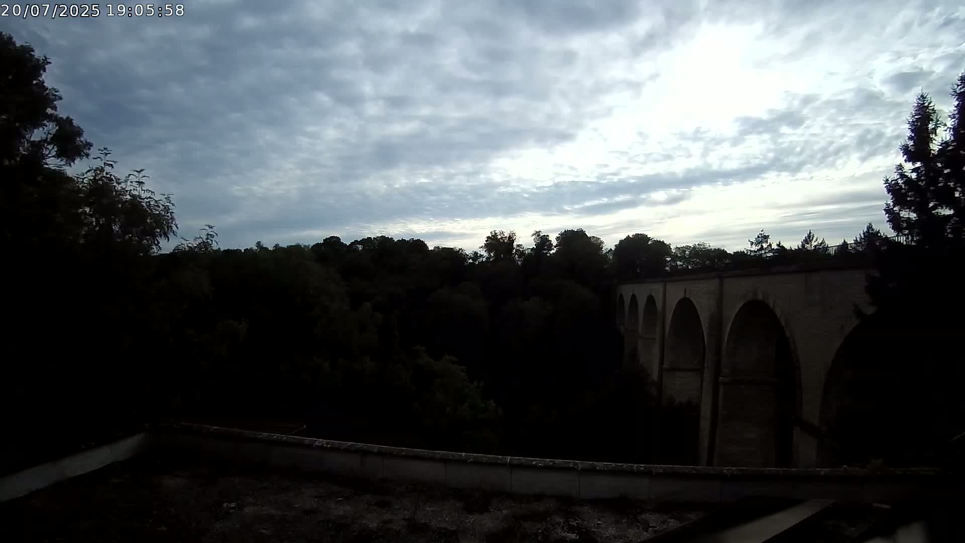 Semur-en-Auxois Commune  Village Live Cam - Montbard, Cote-d'Or, Bourgogne-Franche-Comte, France