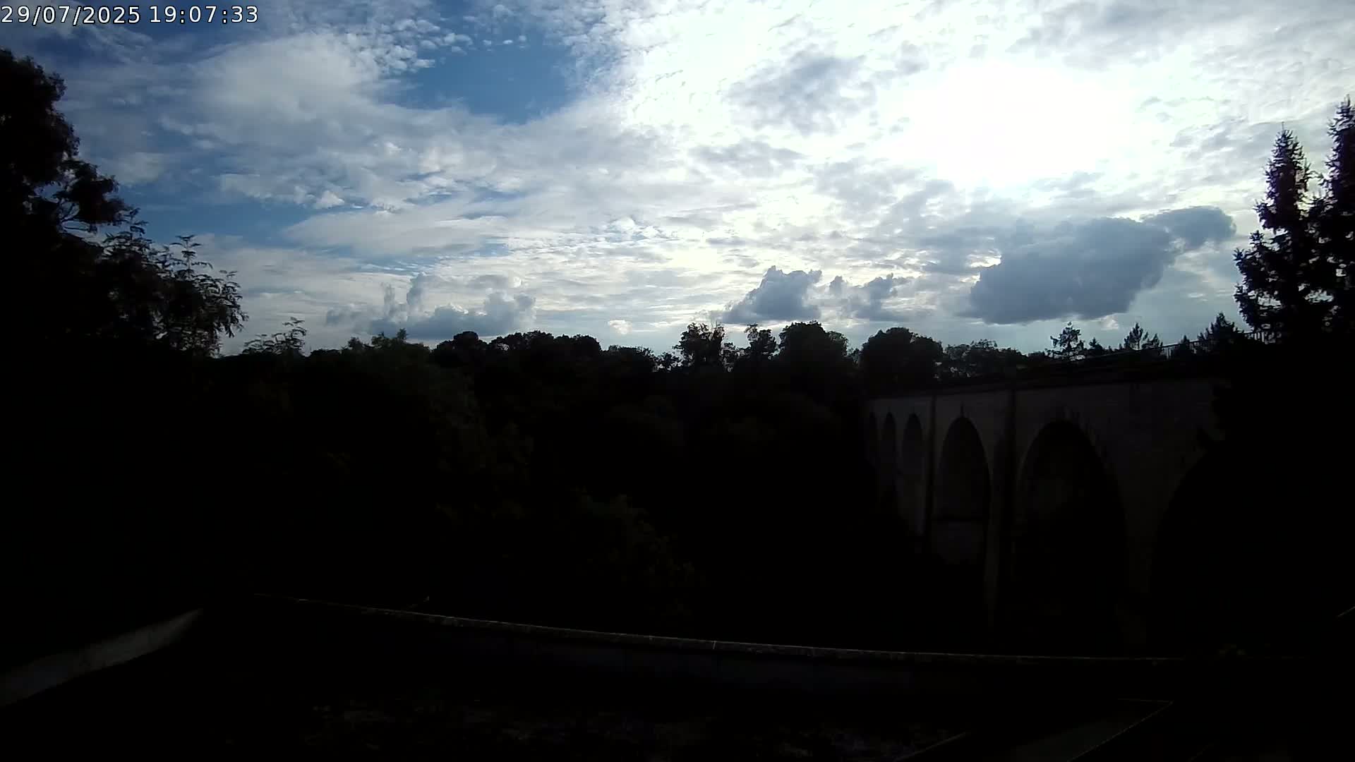 Semur-en-Auxois Commune  Village Live Cam - Montbard, Cote-d'Or, Bourgogne-Franche-Comte, France