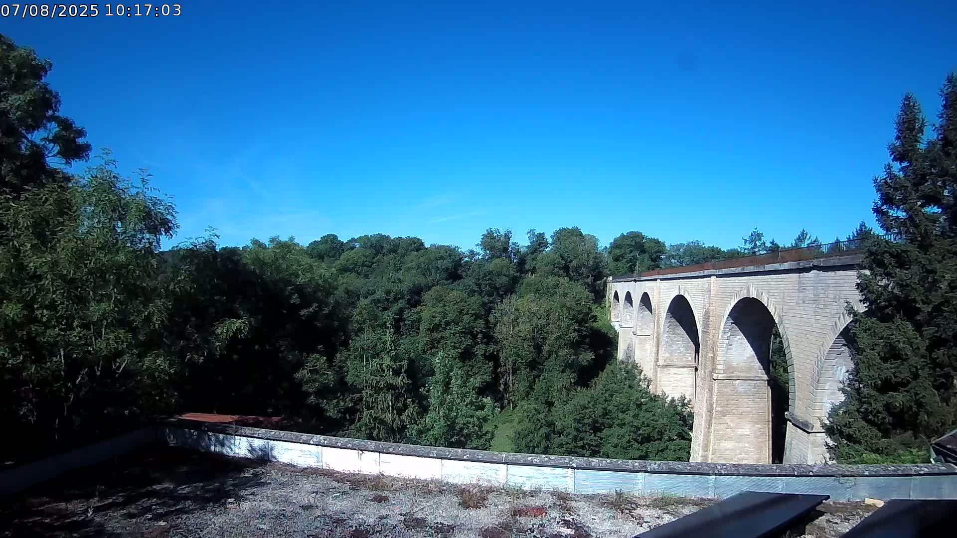 Semur-en-Auxois Commune  Village Live Cam - Montbard, Cote-d'Or, Bourgogne-Franche-Comte, France