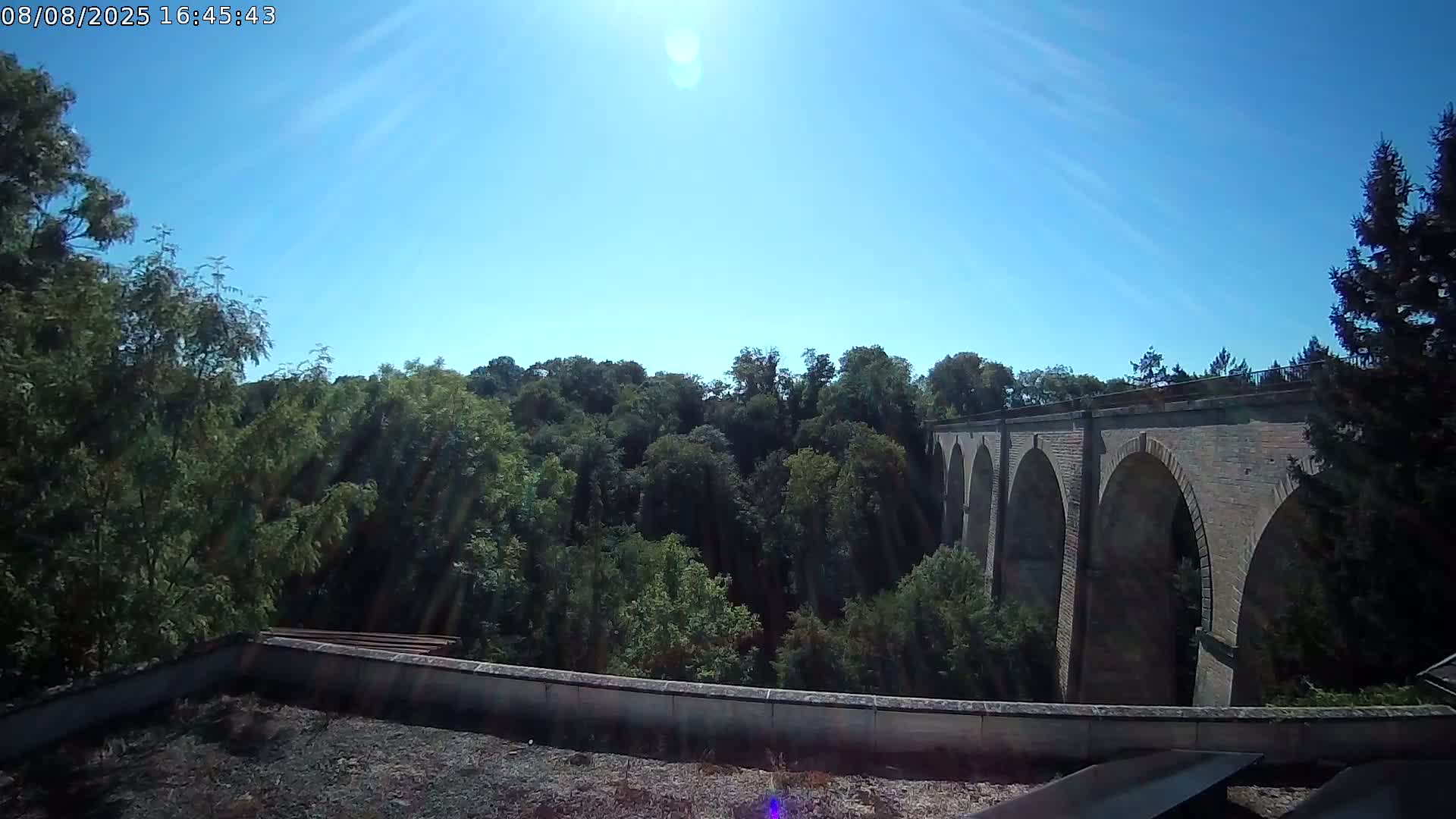 Semur-en-Auxois Commune  Village Live Cam - Montbard, Cote-d'Or, Bourgogne-Franche-Comte, France