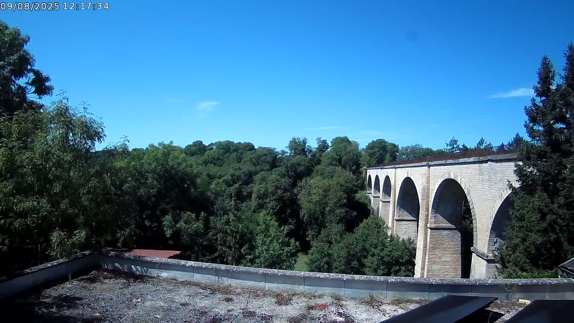 Semur-en-Auxois Commune  Village Live Cam - Montbard, Cote-d'Or, Bourgogne-Franche-Comte, France
