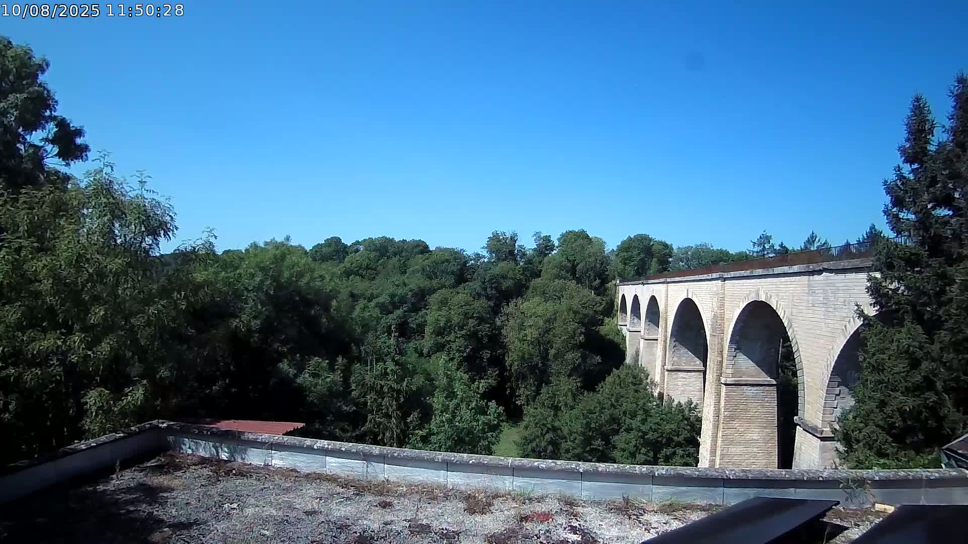 Semur-en-Auxois Commune  Village Live Cam - Montbard, Cote-d'Or, Bourgogne-Franche-Comte, France