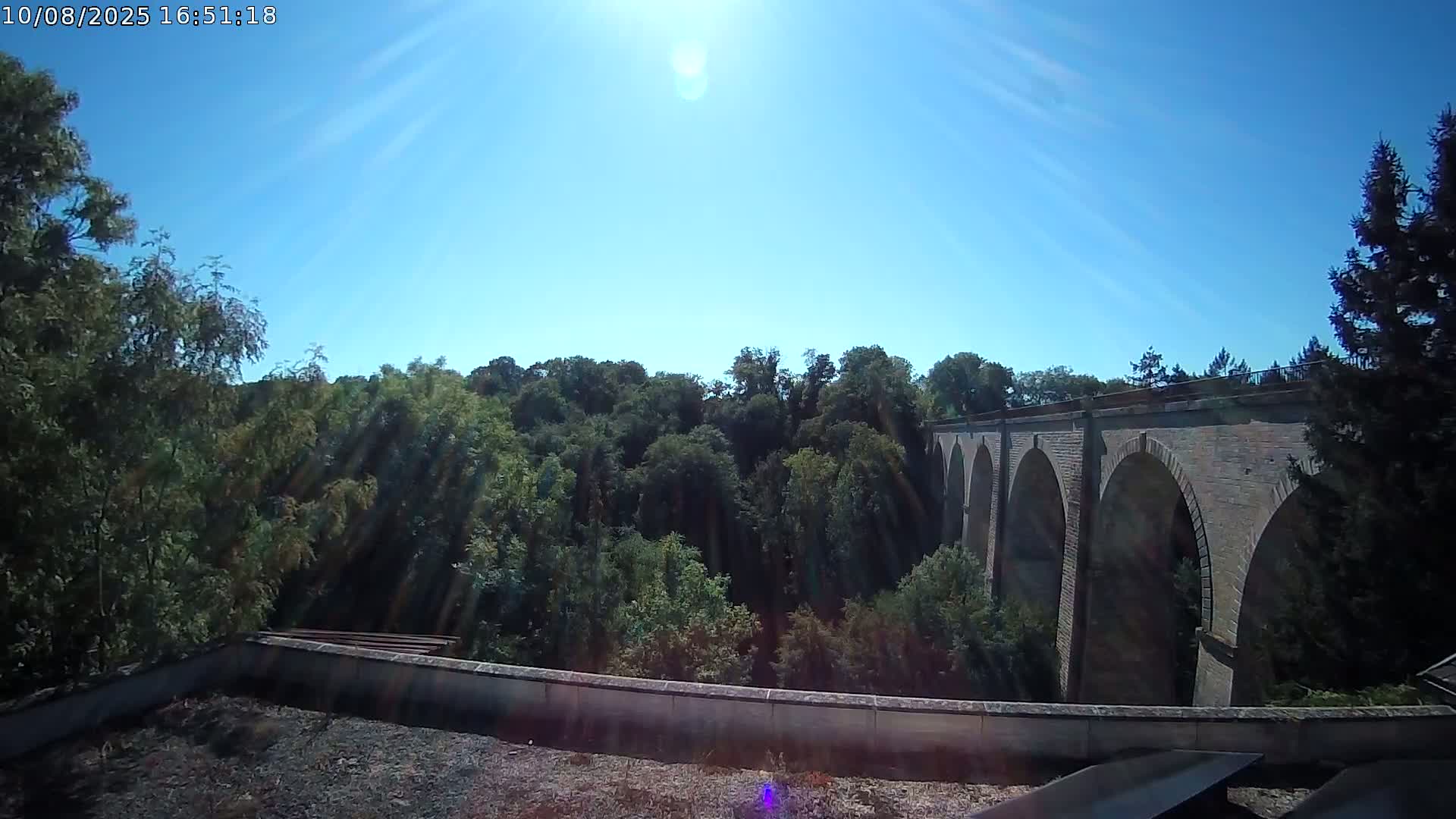 Semur-en-Auxois Commune  Village Live Cam - Montbard, Cote-d'Or, Bourgogne-Franche-Comte, France
