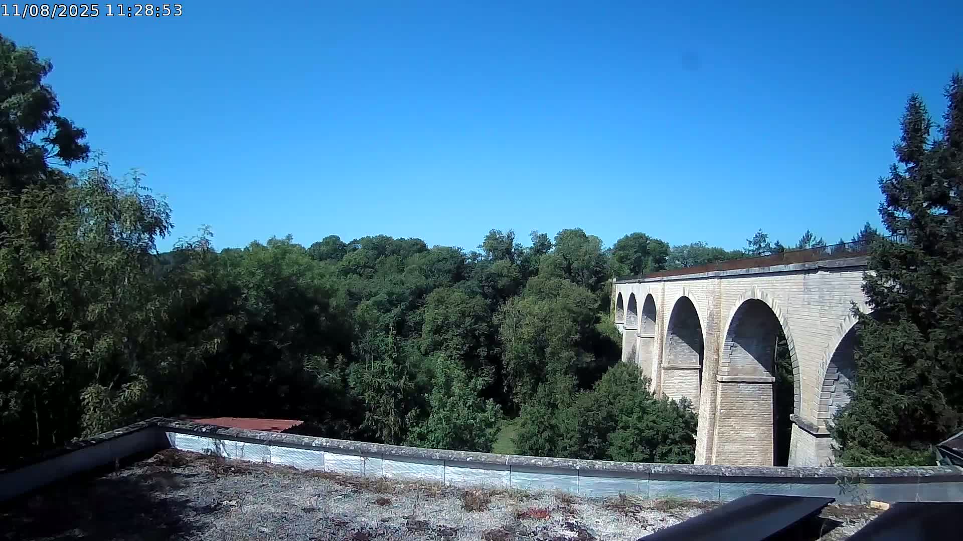 Semur-en-Auxois Commune  Village Live Cam - Montbard, Cote-d'Or, Bourgogne-Franche-Comte, France