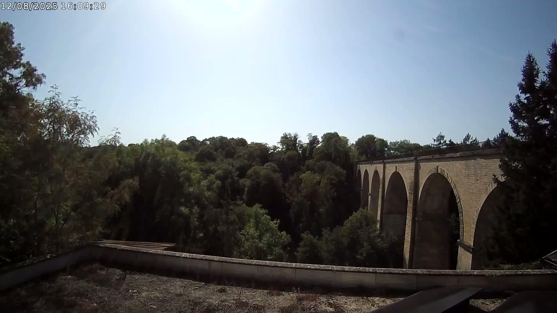 Semur-en-Auxois Commune  Village Live Cam - Montbard, Cote-d'Or, Bourgogne-Franche-Comte, France