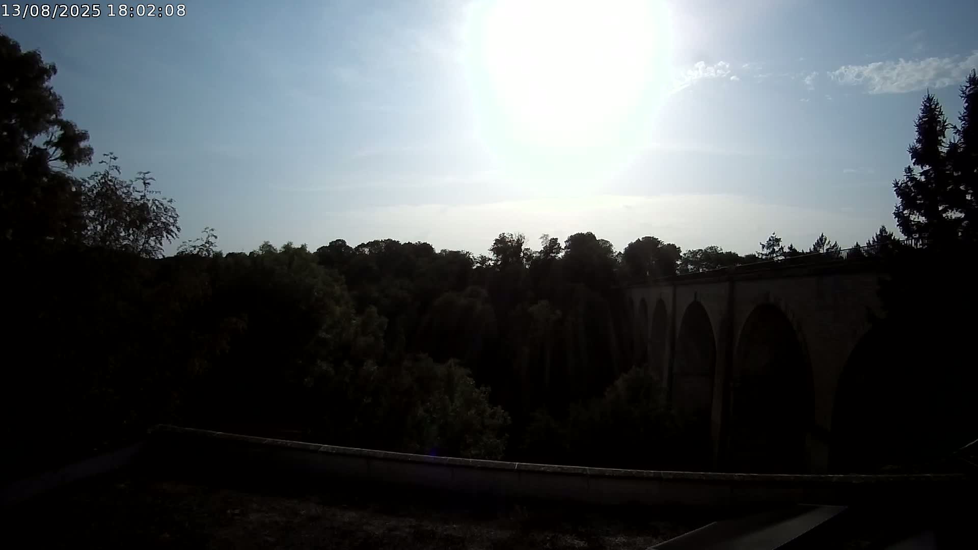 Semur-en-Auxois Commune  Village Live Cam - Montbard, Cote-d'Or, Bourgogne-Franche-Comte, France