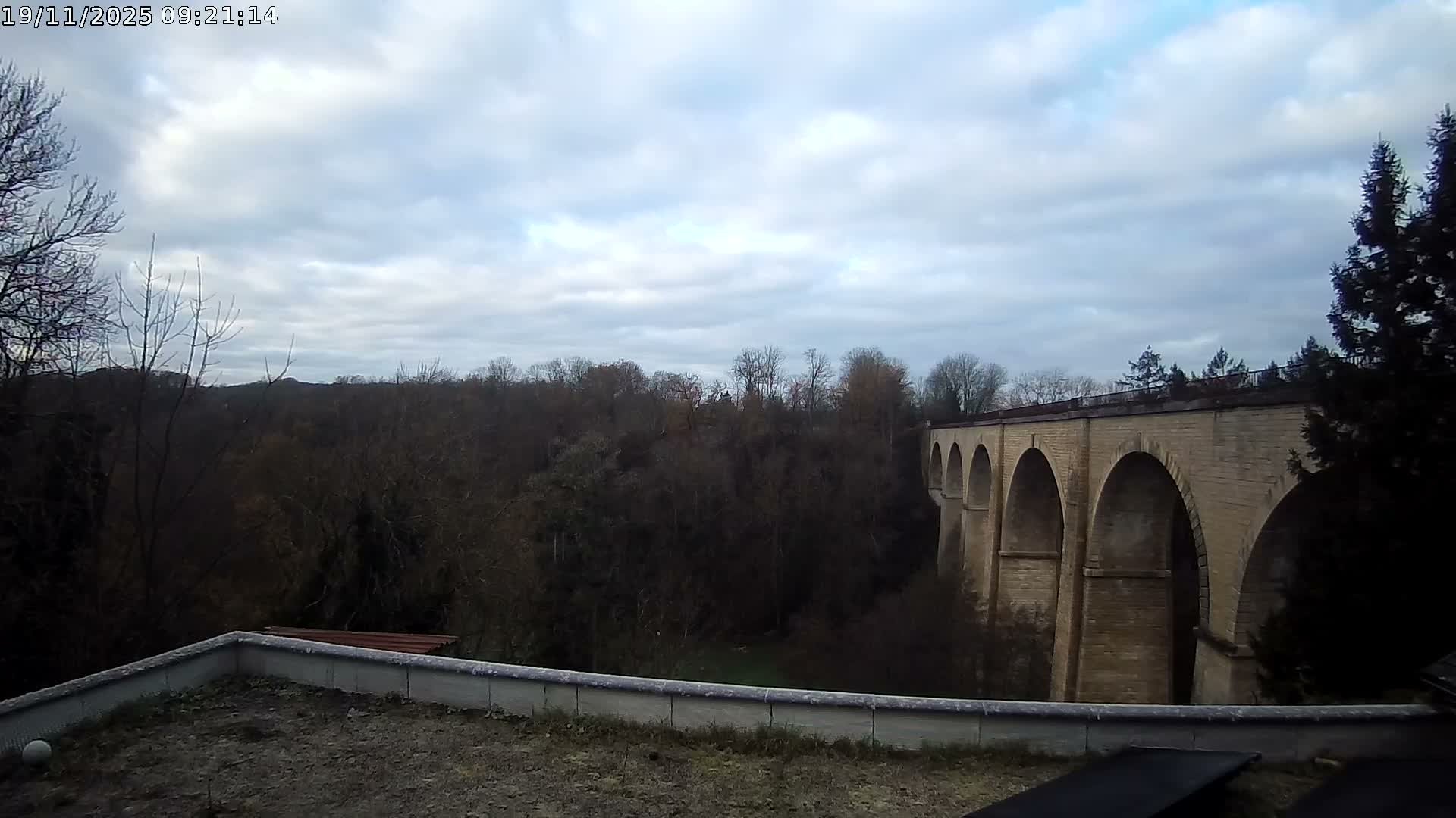 Semur-en-Auxois Commune  Village Live Cam - Montbard, Cote-d'Or, Bourgogne-Franche-Comte, France