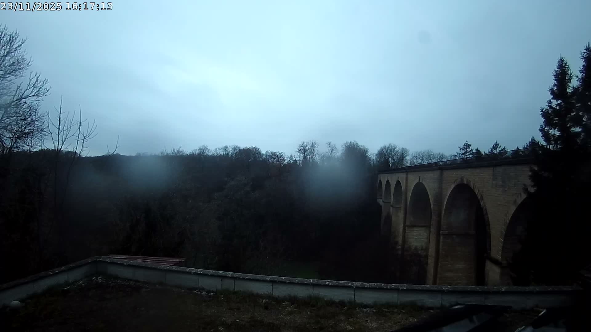 Semur-en-Auxois Commune  Village Live Cam - Montbard, Cote-d'Or, Bourgogne-Franche-Comte, France