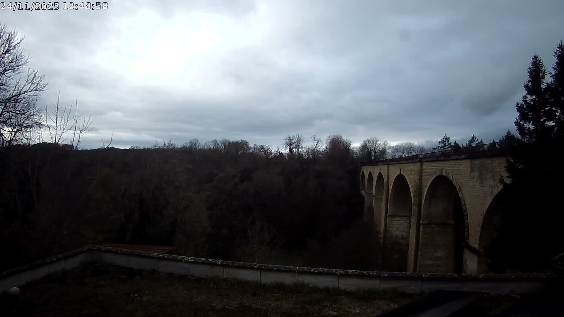 Semur-en-Auxois Commune  Village Live Cam - Montbard, Cote-d'Or, Bourgogne-Franche-Comte, France