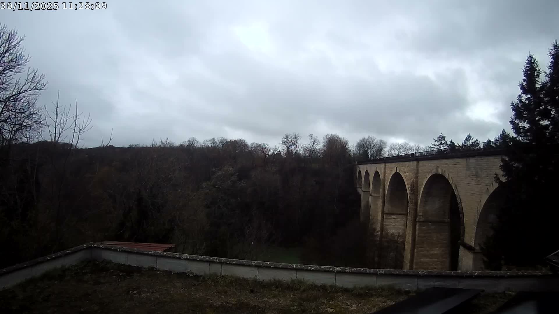 Semur-en-Auxois Commune  Village Live Cam - Montbard, Cote-d'Or, Bourgogne-Franche-Comte, France