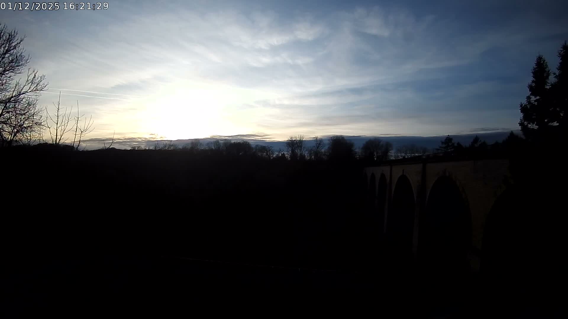 Semur-en-Auxois Commune  Village Live Cam - Montbard, Cote-d'Or, Bourgogne-Franche-Comte, France