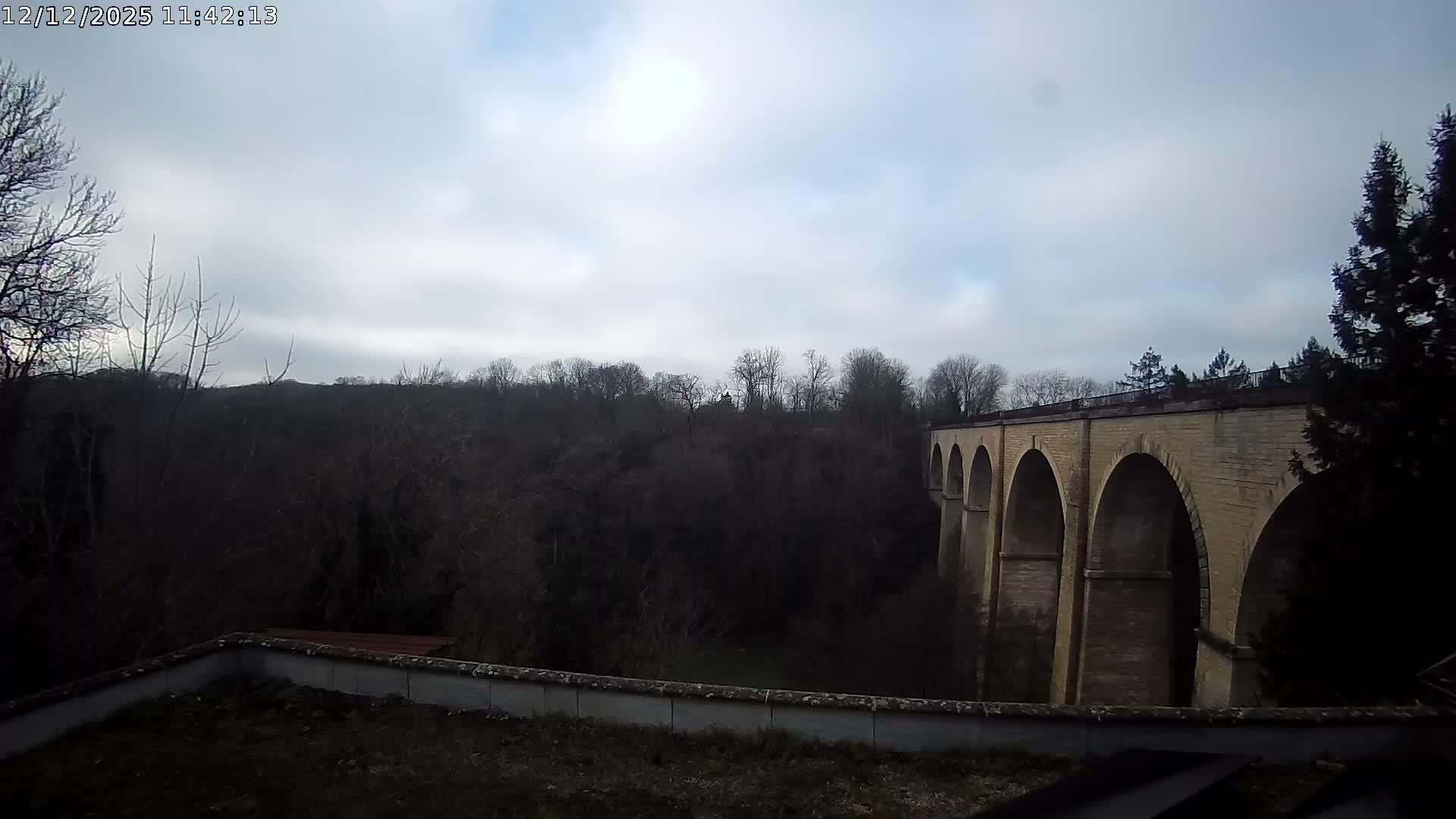 Semur-en-Auxois Commune  Village Live Cam - Montbard, Cote-d'Or, Bourgogne-Franche-Comte, France