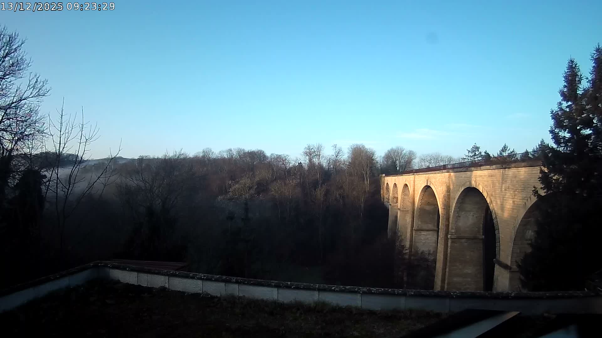 Semur-en-Auxois Commune  Village Live Cam - Montbard, Cote-d'Or, Bourgogne-Franche-Comte, France