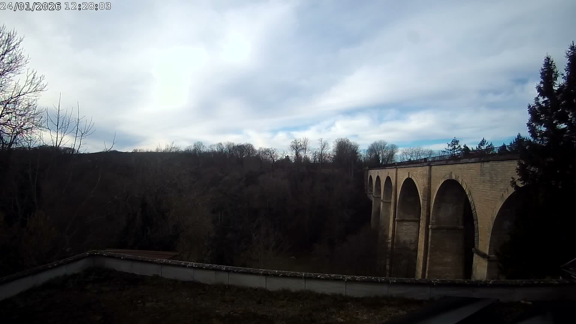 Semur-en-Auxois Commune  Village Live Cam - Montbard, Cote-d'Or, Bourgogne-Franche-Comte, France