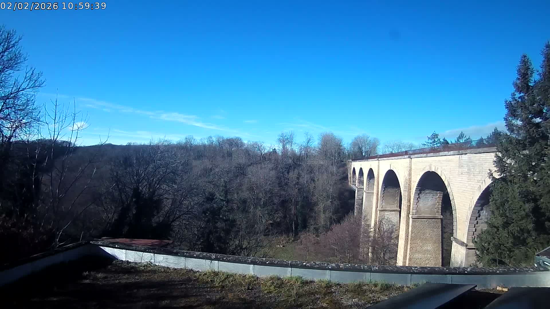 Semur-en-Auxois Commune  Village Live Cam - Montbard, Cote-d'Or, Bourgogne-Franche-Comte, France
