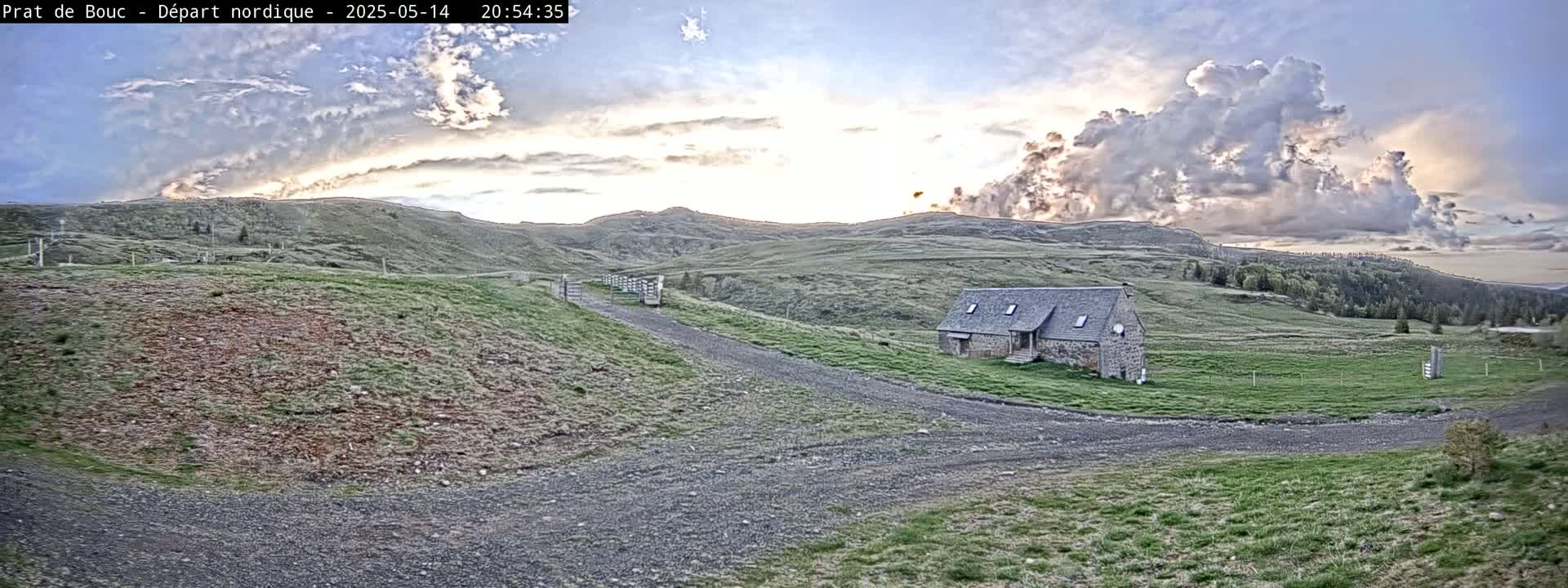 Albepierre-Bredons , Prat de Bouc Ski Slopes Live Cam - Saint-Flour, Cantal, Auvergne-Rhone-Alpes