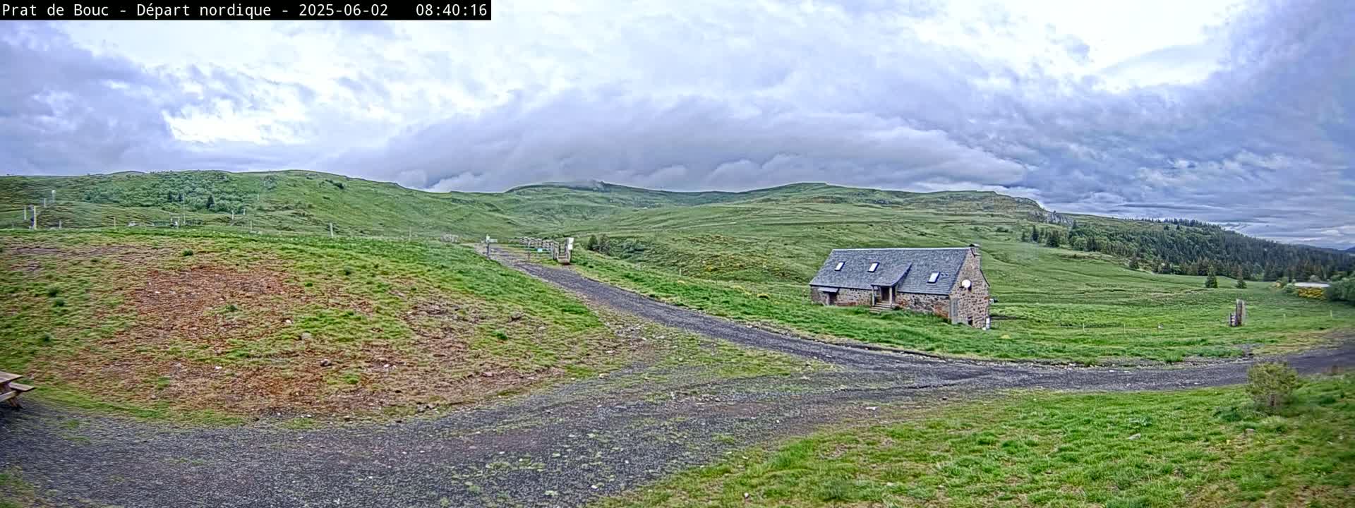 Albepierre-Bredons , Prat de Bouc Ski Slopes Live Cam - Saint-Flour, Cantal, Auvergne-Rhone-Alpes