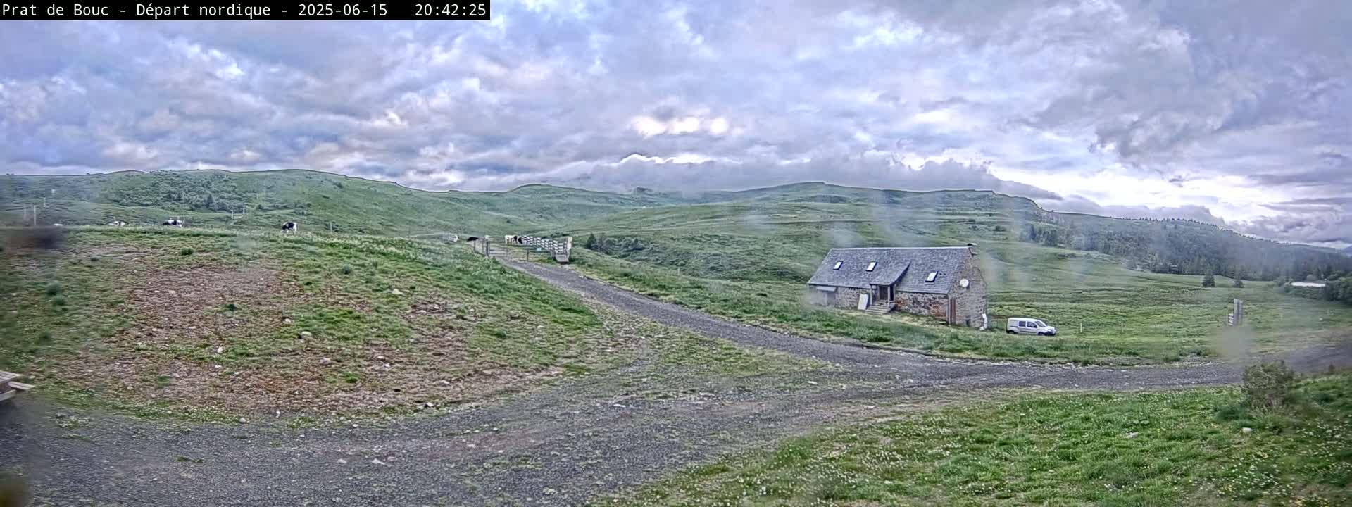 Albepierre-Bredons , Prat de Bouc Ski Slopes Live Cam - Saint-Flour, Cantal, Auvergne-Rhone-Alpes