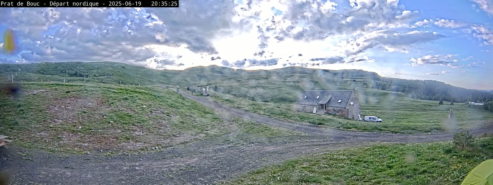 Albepierre-Bredons , Prat de Bouc Ski Slopes Live Cam - Saint-Flour, Cantal, Auvergne-Rhone-Alpes