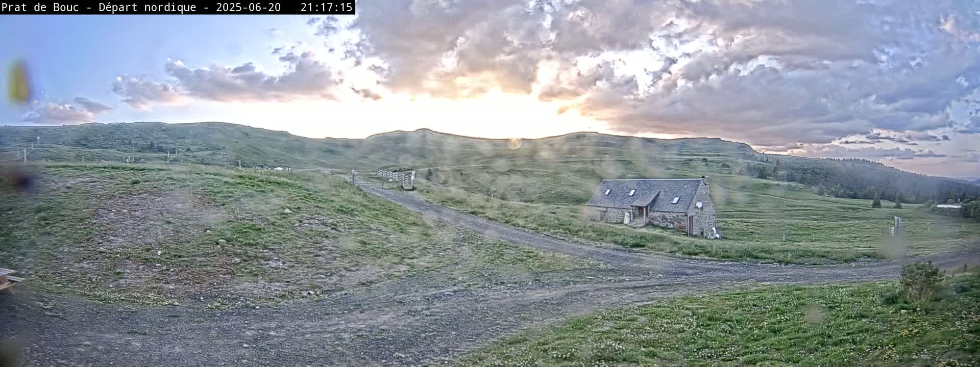 Albepierre-Bredons , Prat de Bouc Ski Slopes Live Cam - Saint-Flour, Cantal, Auvergne-Rhone-Alpes