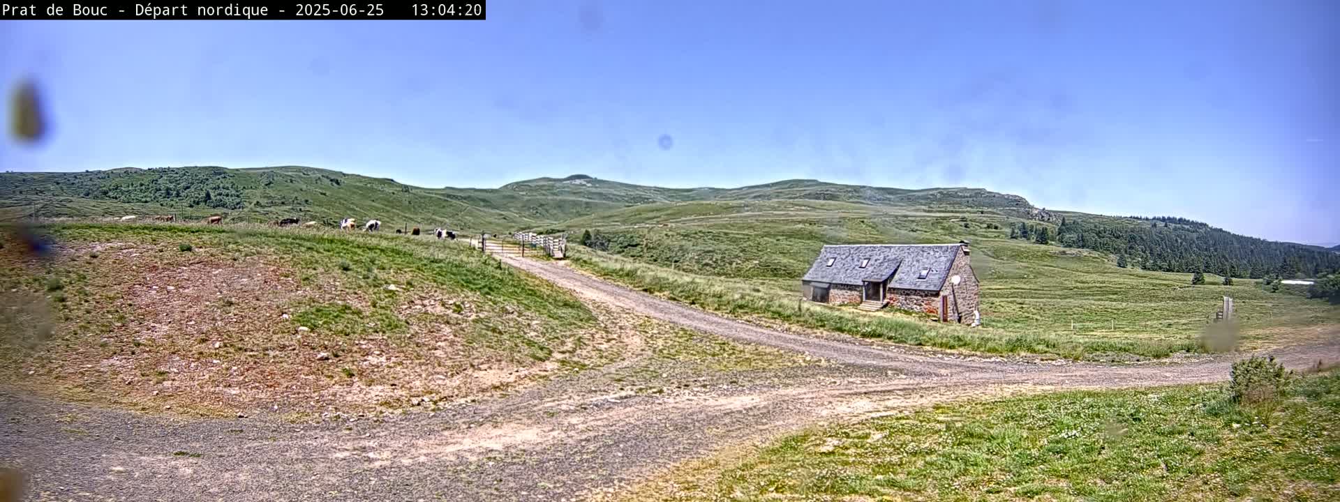Albepierre-Bredons , Prat de Bouc Ski Slopes Live Cam - Saint-Flour, Cantal, Auvergne-Rhone-Alpes