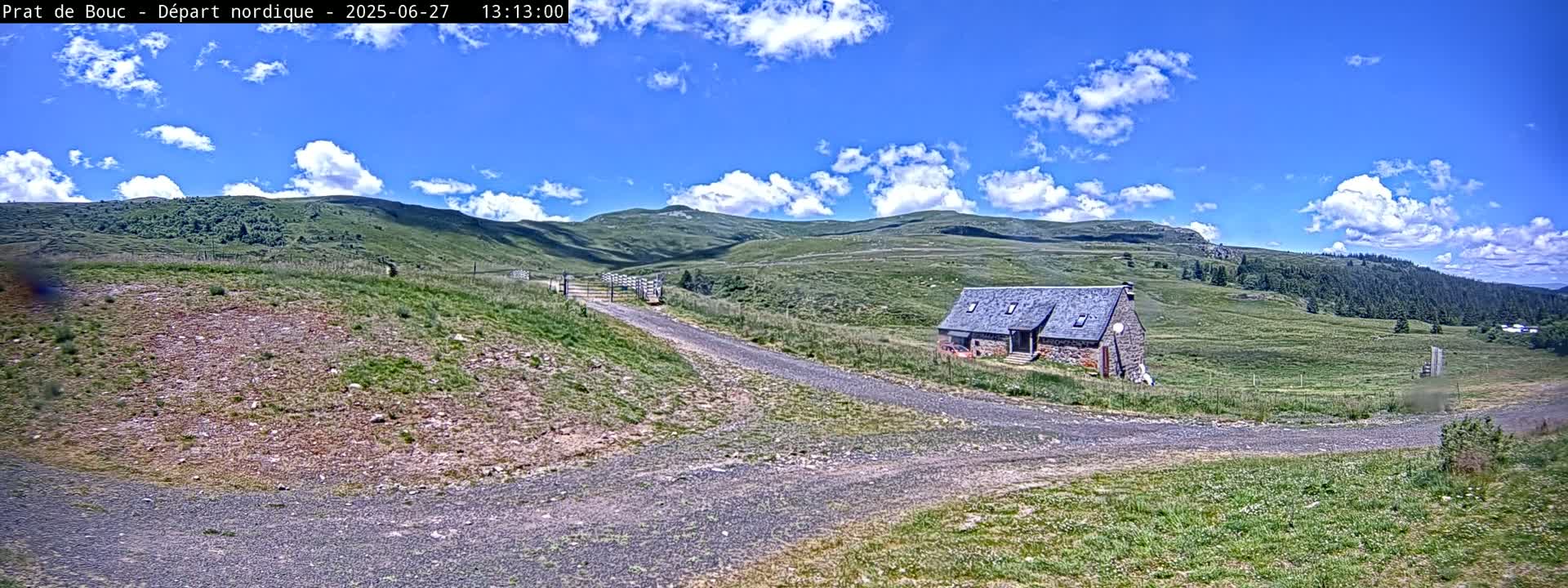 Albepierre-Bredons , Prat de Bouc Ski Slopes Live Cam - Saint-Flour, Cantal, Auvergne-Rhone-Alpes