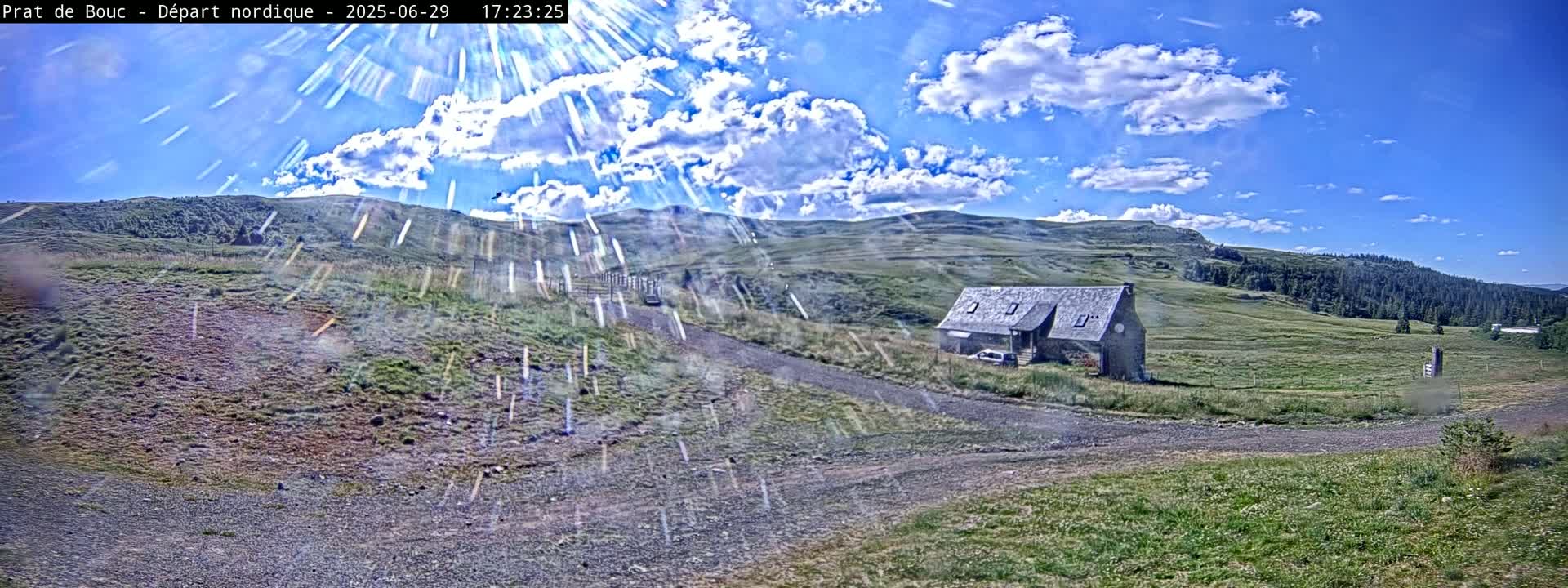 Albepierre-Bredons , Prat de Bouc Ski Slopes Live Cam - Saint-Flour, Cantal, Auvergne-Rhone-Alpes