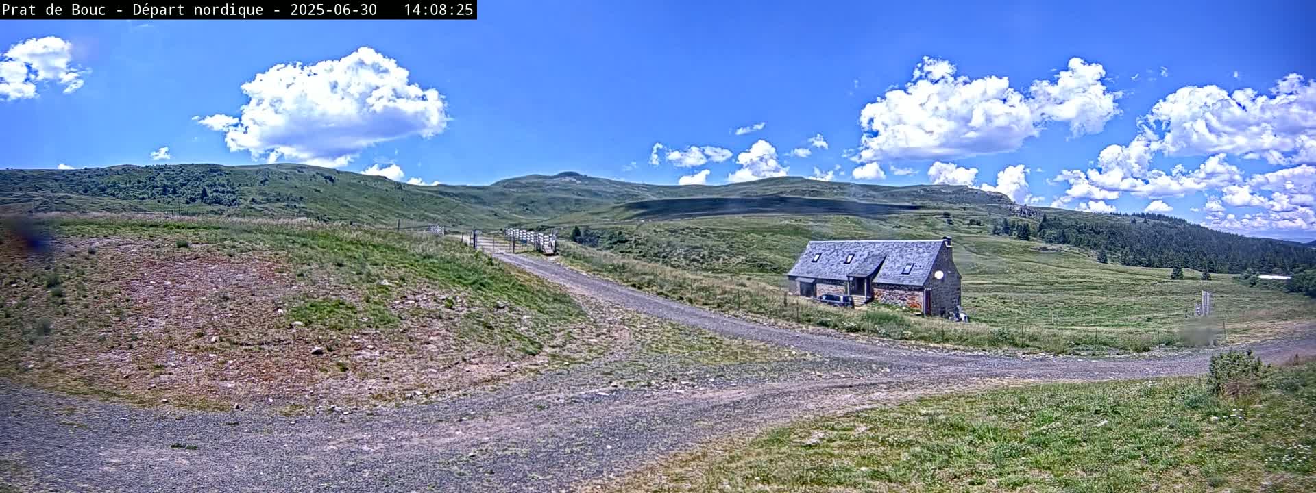 Albepierre-Bredons , Prat de Bouc Ski Slopes Live Cam - Saint-Flour, Cantal, Auvergne-Rhone-Alpes