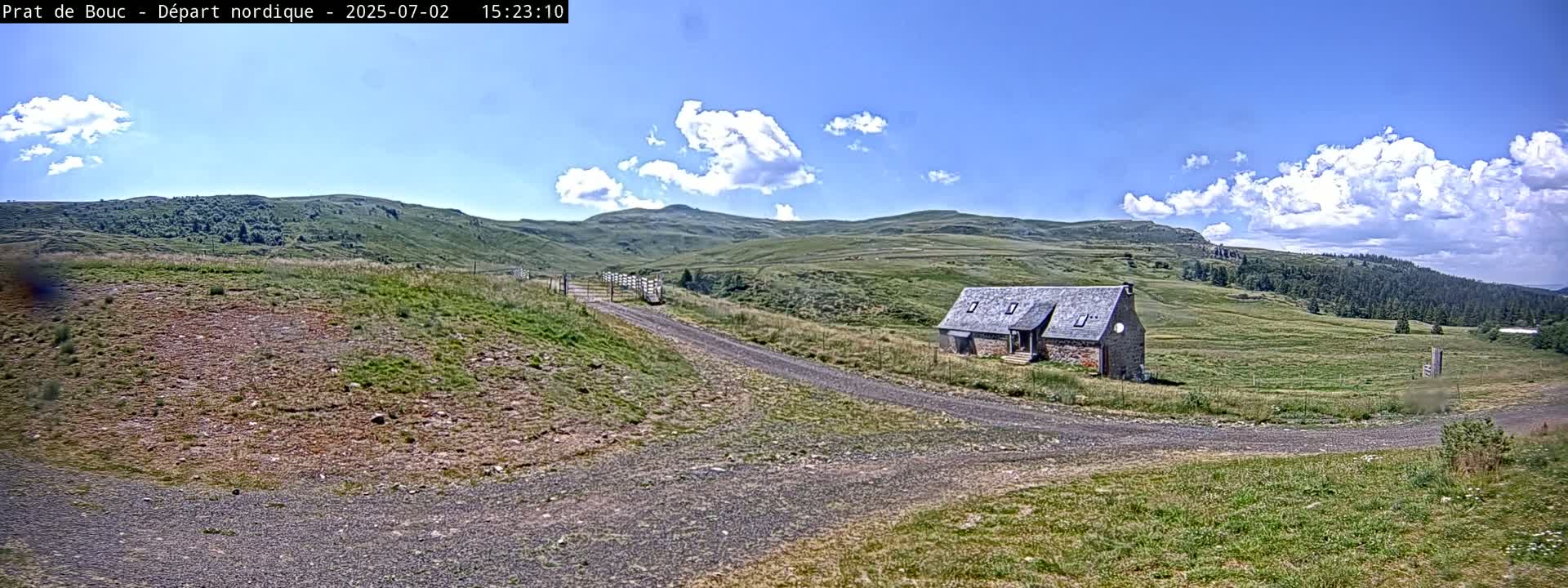 Albepierre-Bredons , Prat de Bouc Ski Slopes Live Cam - Saint-Flour, Cantal, Auvergne-Rhone-Alpes