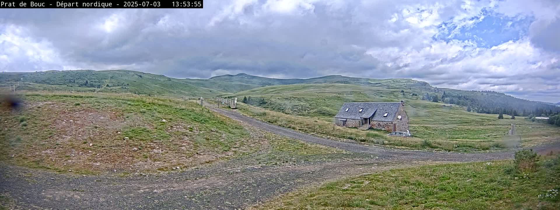 Albepierre-Bredons , Prat de Bouc Ski Slopes Live Cam - Saint-Flour, Cantal, Auvergne-Rhone-Alpes