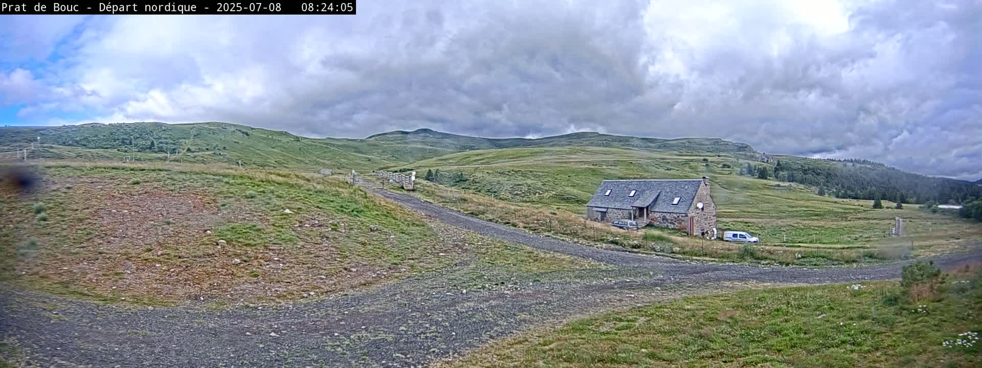 Albepierre-Bredons , Prat de Bouc Ski Slopes Live Cam - Saint-Flour, Cantal, Auvergne-Rhone-Alpes